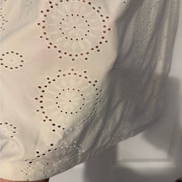 Ann Taylor Cream  Eyelet Women Top Medium - Picture 5 of 5